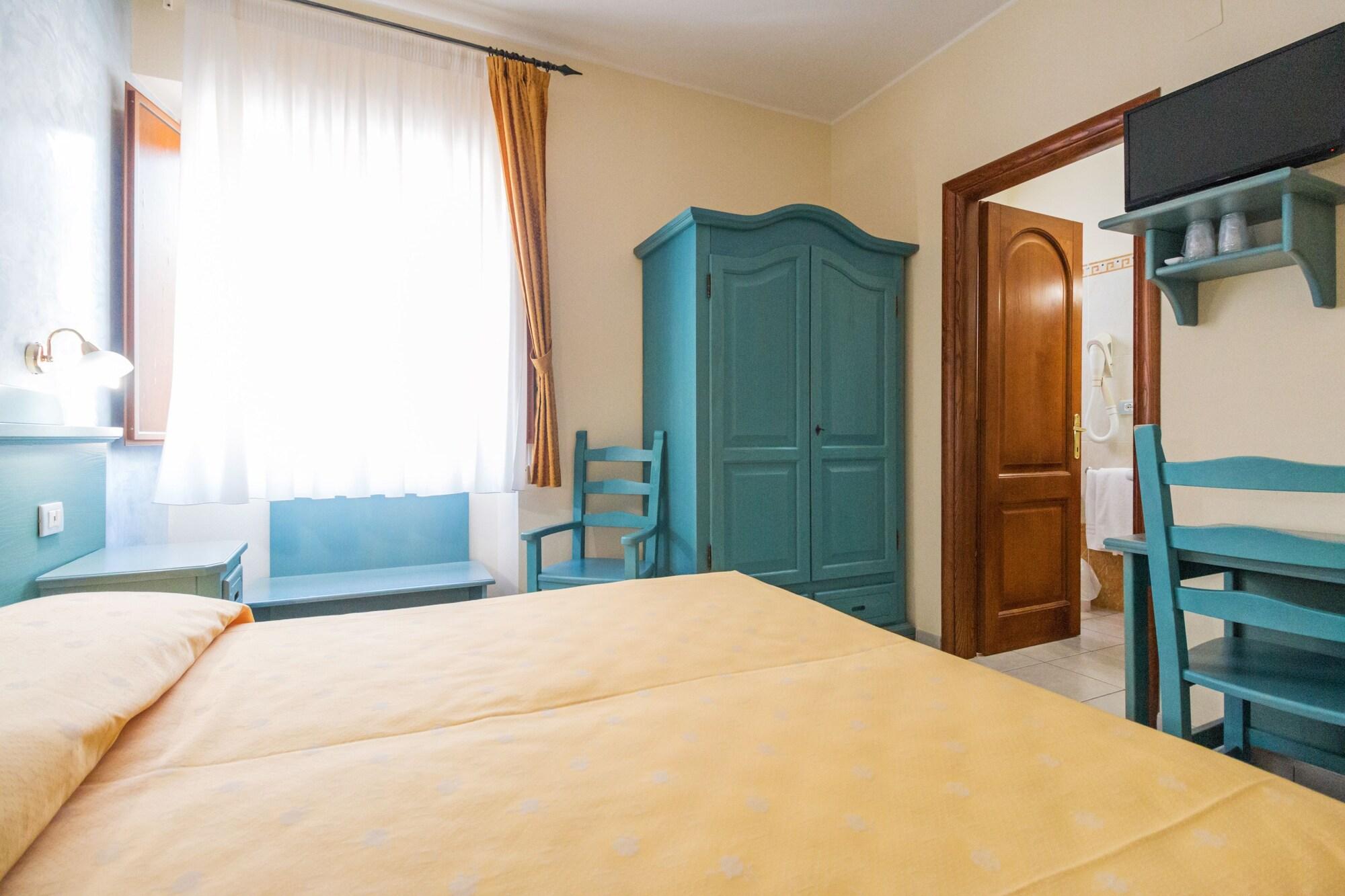Hotel San Francisco Cala Gonone Buitenkant foto