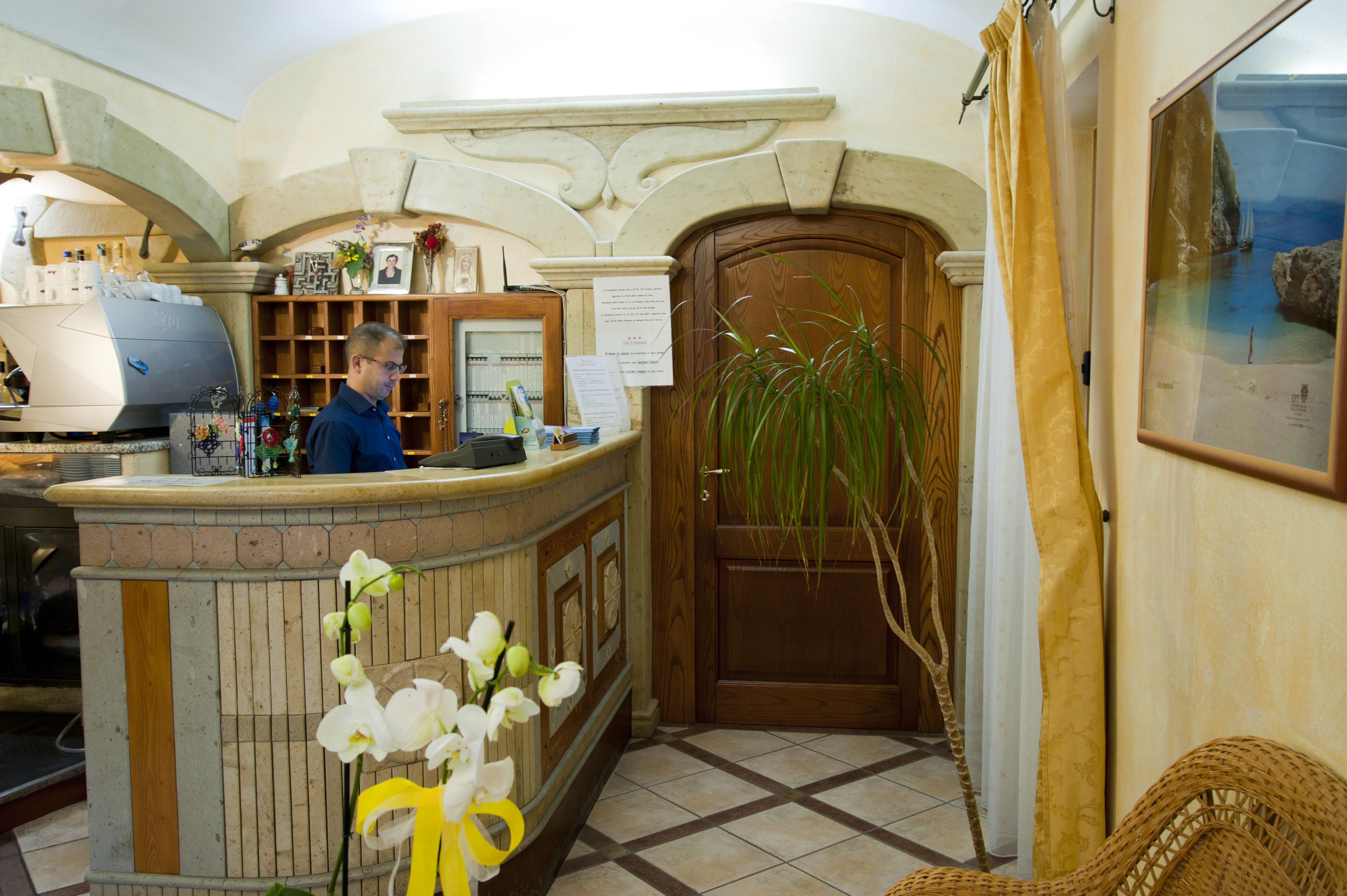 Hotel San Francisco Cala Gonone Buitenkant foto