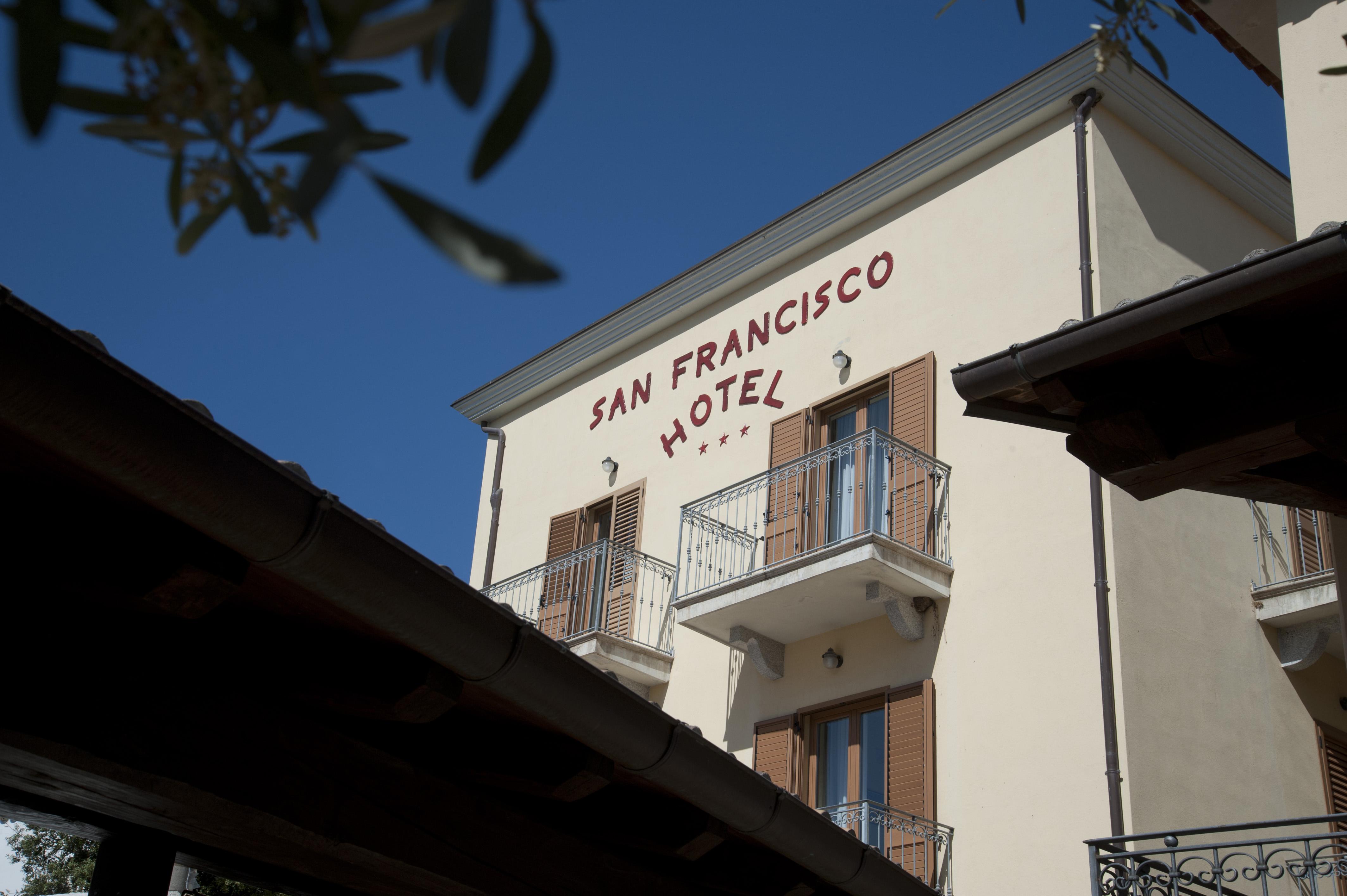 Hotel San Francisco Cala Gonone Buitenkant foto