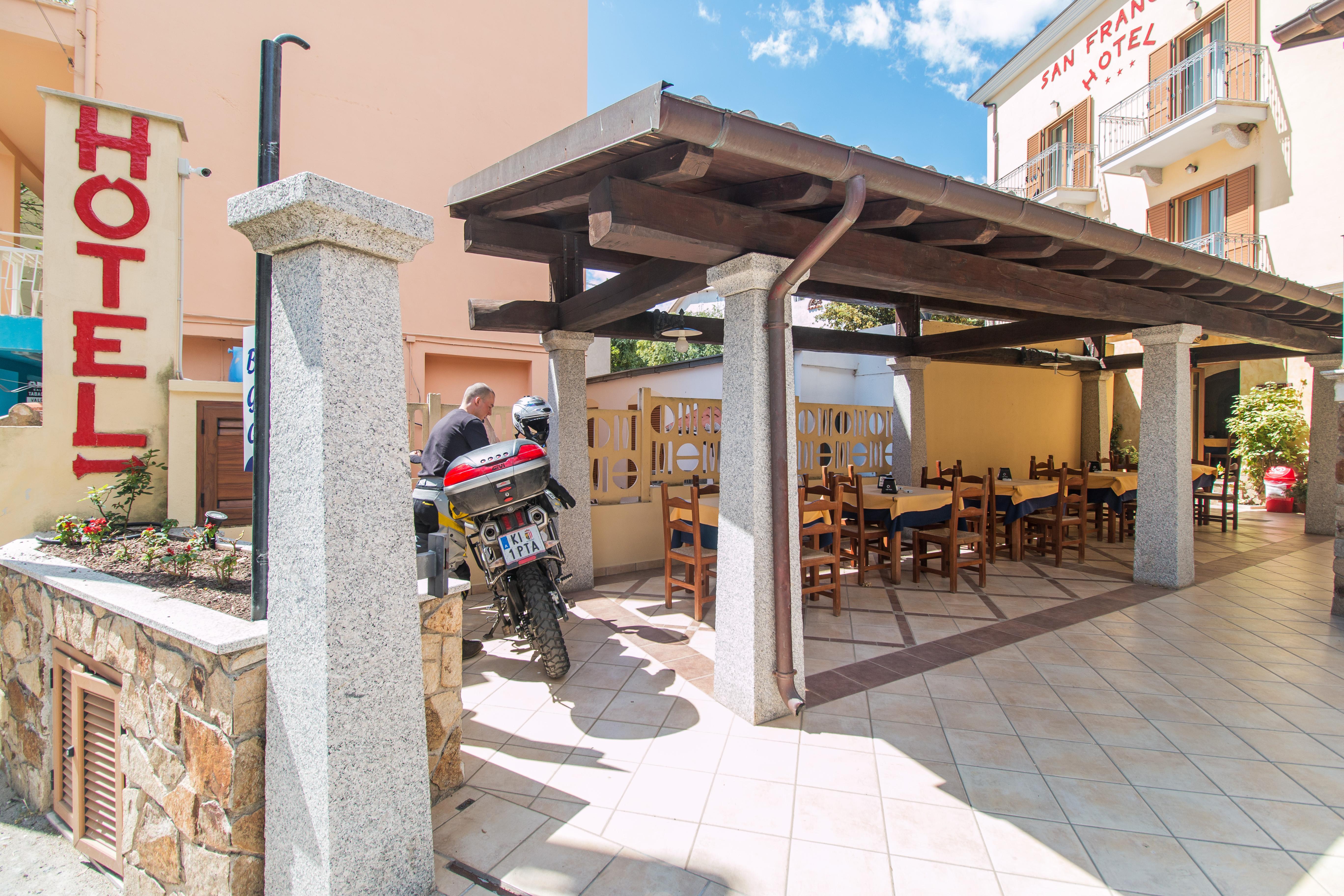 Hotel San Francisco Cala Gonone Buitenkant foto