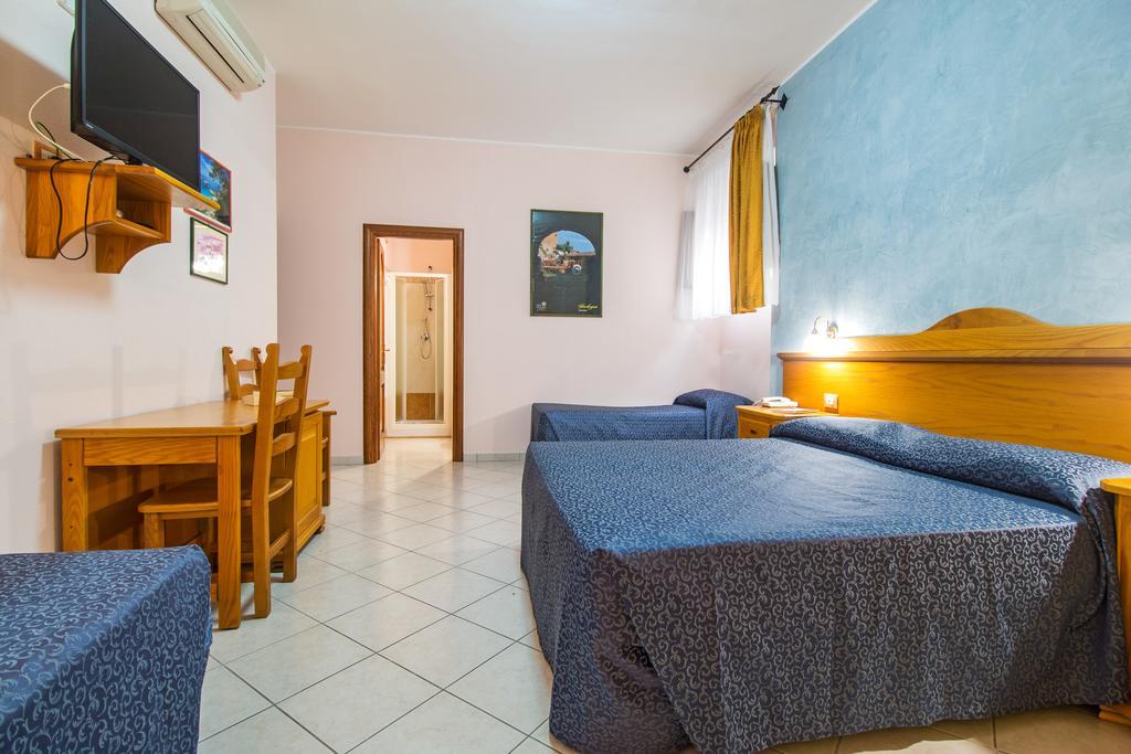 Hotel San Francisco Cala Gonone Buitenkant foto