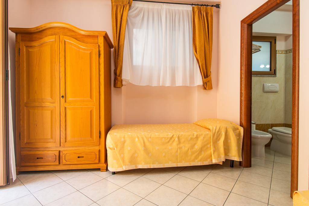 Hotel San Francisco Cala Gonone Buitenkant foto