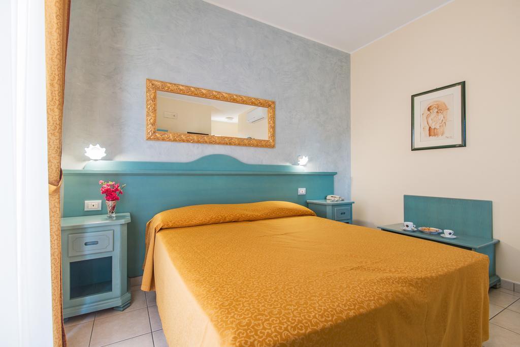 Hotel San Francisco Cala Gonone Buitenkant foto