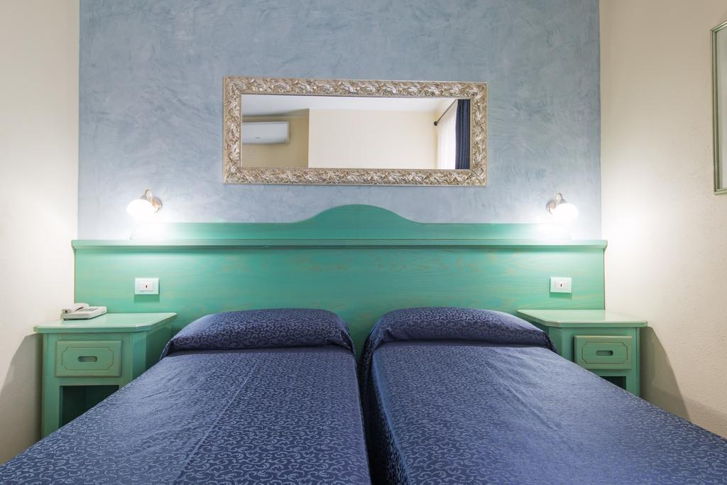 Hotel San Francisco Cala Gonone Buitenkant foto